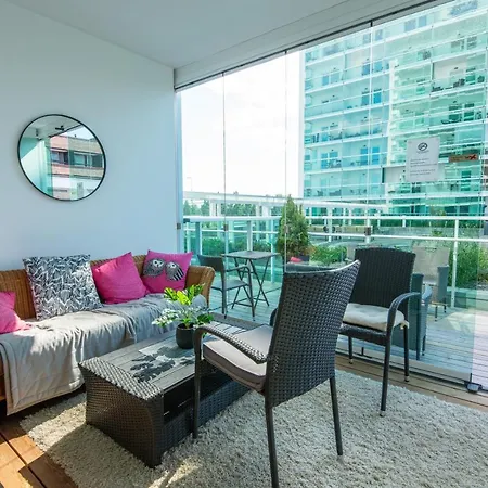 Cozy 1br Lux 10, Huge Balcony Apartmán Oulu